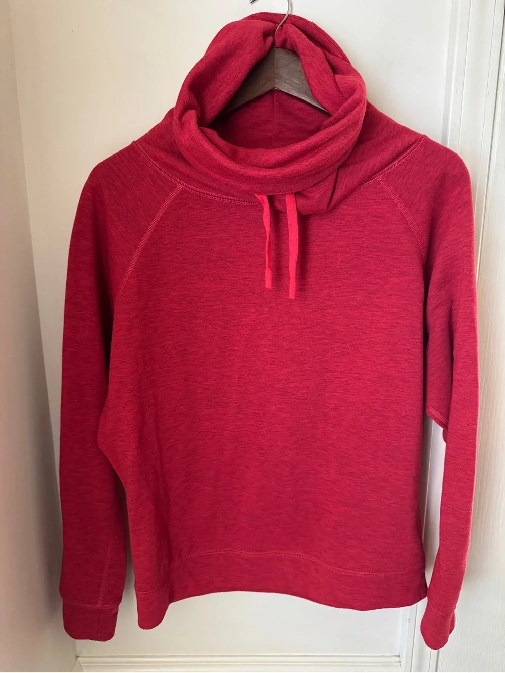 Nike Red Cowl Neck Pullover Sweatshirt Size Medium
